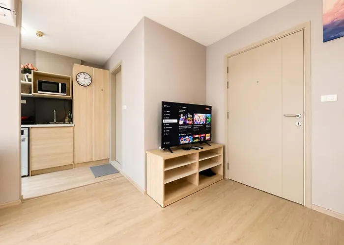 Spacious Near Bts Kitchen & Washer Apartment