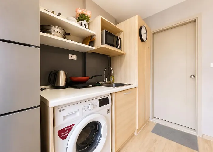 Apartamento Spacious Near Bts Kitchen&washer Bangkok